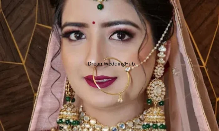 Touch and Glow Saloon